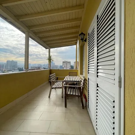 Sam's 1 - ティラナ