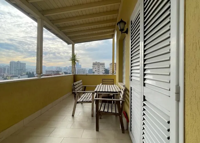 Sam's 1 - ティラナ