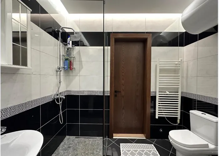 Sam's 1 - ティラナ